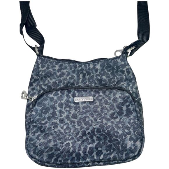 Baggallini Joey Bagg Nylon Crossbody Black and Grey Cheetah Print Small - Picture 1 of 10